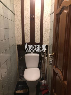 Продам двухкомнатную (2-комн.) квартиру, Мануильского ул, 2, Кронштадт г