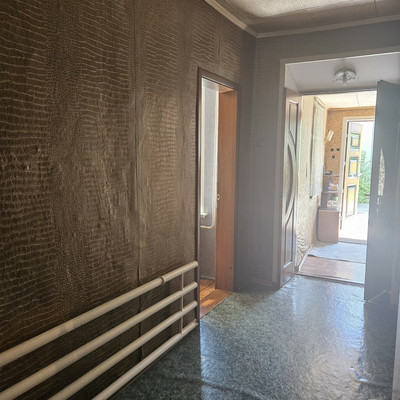 Продам трехкомнатную (3-комн.) квартиру, Фабричный спуск, 6, Симферополь г
