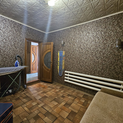 Продам трехкомнатную (3-комн.) квартиру, Фабричный спуск, 6, Симферополь г