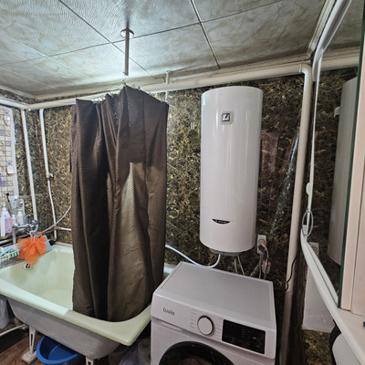 Продам трехкомнатную (3-комн.) квартиру, Фабричный спуск, 6, Симферополь г