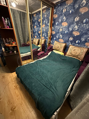 Продам трехкомнатную (3-комн.) квартиру, Молдагуловой ул, 11к2, Москва г