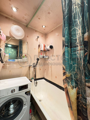 Продам трехкомнатную (3-комн.) квартиру, Молдагуловой ул, 11к2, Москва г