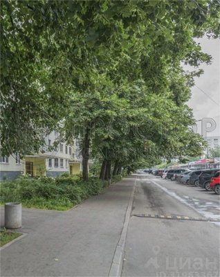 Продам трехкомнатную (3-комн.) квартиру, Молдагуловой ул, 11к2, Москва г