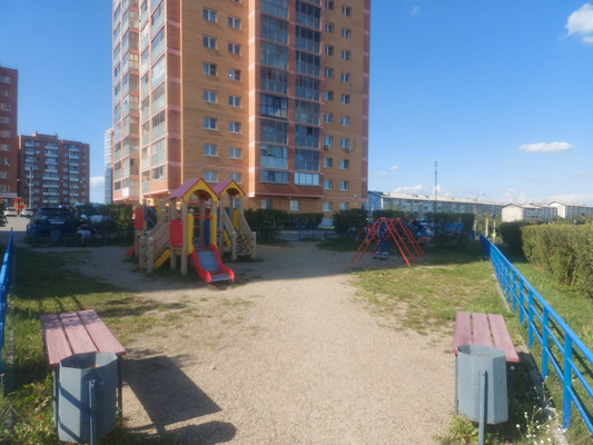Продам двухкомнатную (2-комн.) квартиру, Топкинская ул, 74, Иркутск г