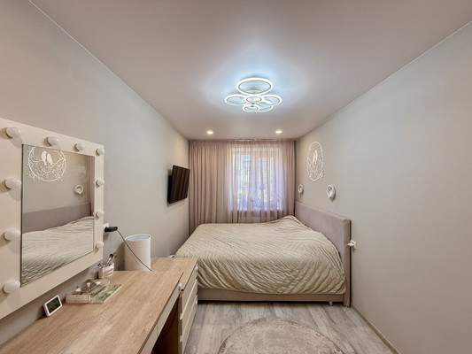 Продам трехкомнатную (3-комн.) квартиру, Белова ул, 16, Мирное с