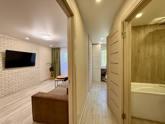 Продам трехкомнатную (3-комн.) квартиру, Белова ул, 16, Мирное с