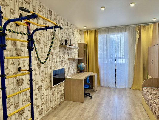 Продам трехкомнатную (3-комн.) квартиру, Кальная ул, 5, Рязань г