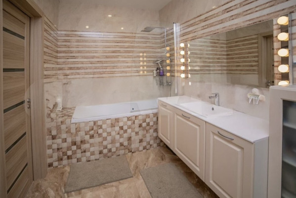 Продам трехкомнатную (3-комн.) квартиру, Кальная ул, 5, Рязань г