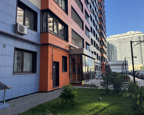 Продам трехкомнатную (3-комн.) квартиру, Кальная ул, 5, Рязань г