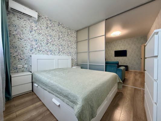 Продам двухкомнатную (2-комн.) квартиру, Восточно-Кругликовская ул, 42/3к1, Краснодар г