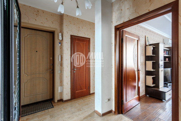 Продам двухкомнатную (2-комн.) квартиру, Красноармейская ул, 64, Нахабино рп