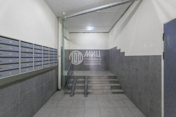 Продам двухкомнатную (2-комн.) квартиру, Красноармейская ул, 64, Нахабино рп