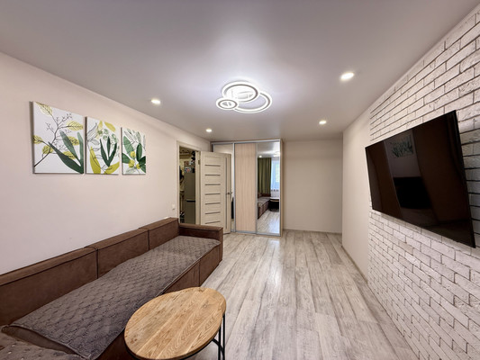 Продам трехкомнатную (3-комн.) квартиру, Белова ул, 16, Мирное с