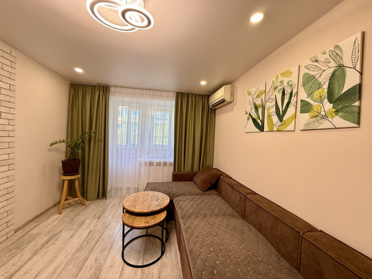 Продам трехкомнатную (3-комн.) квартиру, Белова ул, 16, Мирное с