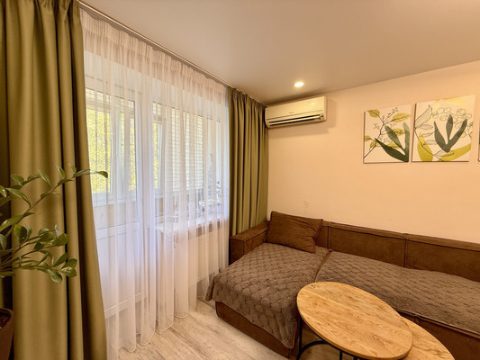 Продам трехкомнатную (3-комн.) квартиру, Белова ул, 16, Мирное с