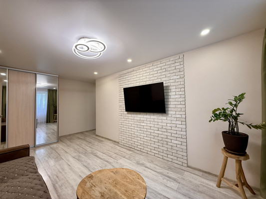 Продам трехкомнатную (3-комн.) квартиру, Белова ул, 16, Мирное с