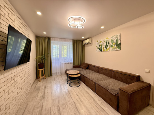 Продам трехкомнатную (3-комн.) квартиру, Белова ул, 16, Мирное с