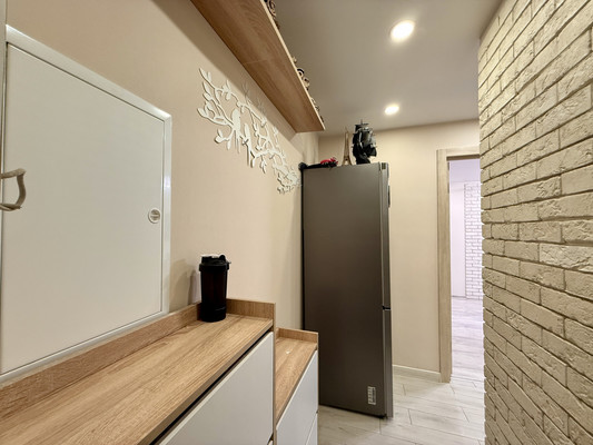 Продам трехкомнатную (3-комн.) квартиру, Белова ул, 16, Мирное с