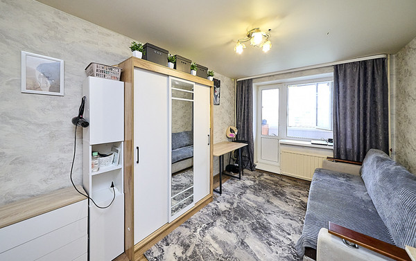 Продам комнату в 12-комн. квартире, Наставников пр-кт, 8Ак1, Санкт-Петербург г