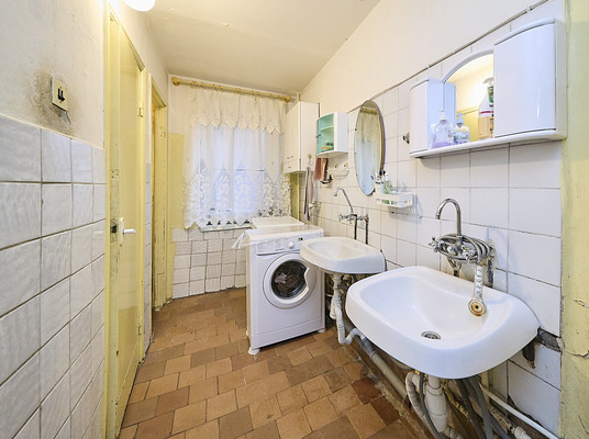 Продам комнату в 12-комн. квартире, Наставников пр-кт, 8Ак1, Санкт-Петербург г