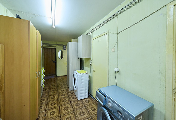 Продам комнату в 12-комн. квартире, Наставников пр-кт, 8Ак1, Санкт-Петербург г