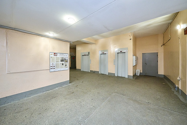 Продам комнату в 12-комн. квартире, Наставников пр-кт, 8Ак1, Санкт-Петербург г