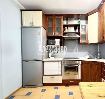 Продам трехкомнатную (3-комн.) квартиру, Котельникова аллея, 1, Санкт-Петербург г