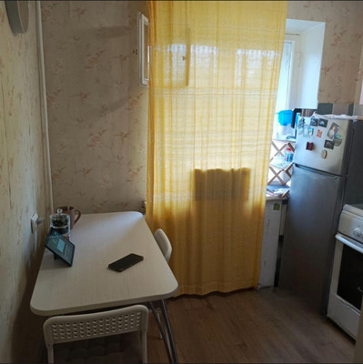 Продам двухкомнатную (2-комн.) квартиру, Ленинская ул, 2, Беседы с