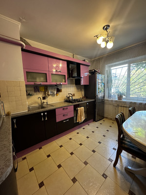 Продам трехкомнатную (3-комн.) квартиру, Комарова б-р, 42, Ростов-на-Дону г