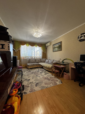 Продам трехкомнатную (3-комн.) квартиру, Комарова б-р, 42, Ростов-на-Дону г