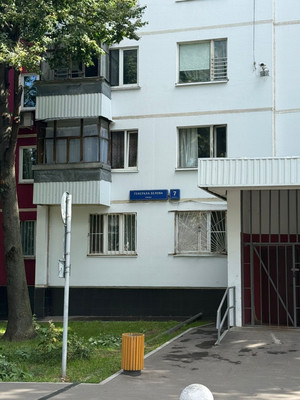 Продам двухкомнатную (2-комн.) квартиру, Генерала Белова ул, 7к1, Москва г
