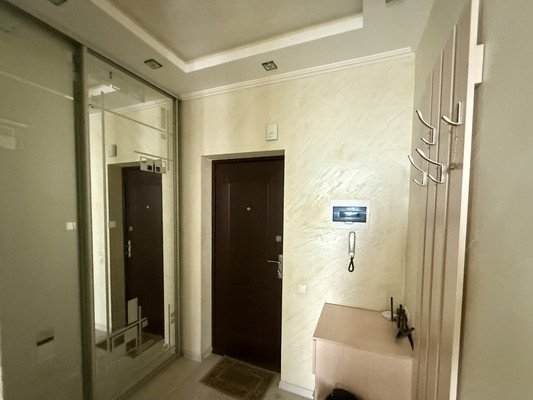 Продам однокомнатную (1-комн.) квартиру, 1 Конной Армии ул, 21В, Симферополь г