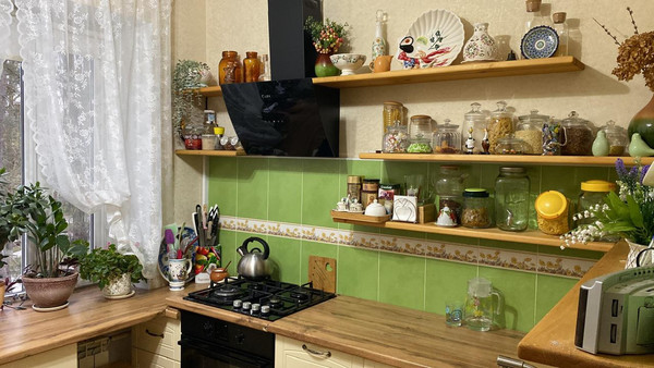 Продам трехкомнатную (3-комн.) квартиру, Ленина ул, 15, Волгодонск г