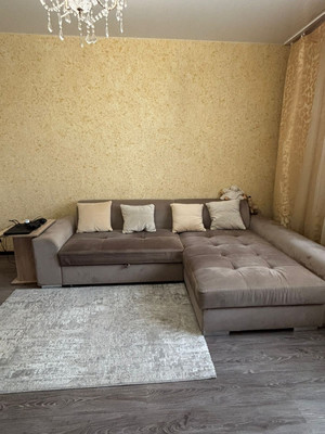 Продам трехкомнатную (3-комн.) квартиру, Тихорецкая ул, 20, Калининград г