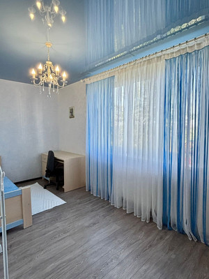 Продам трехкомнатную (3-комн.) квартиру, Тихорецкая ул, 20, Калининград г