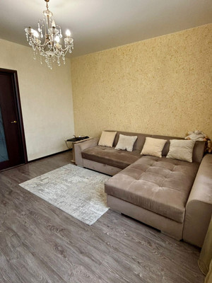 Продам трехкомнатную (3-комн.) квартиру, Тихорецкая ул, 20, Калининград г