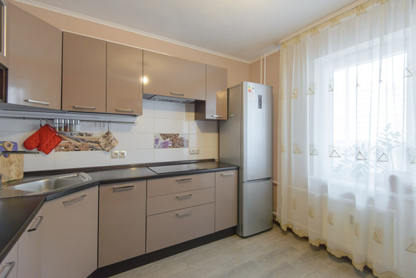 Продам двухкомнатную (2-комн.) квартиру, Петренко ул, 16а, Ростов-на-Дону г