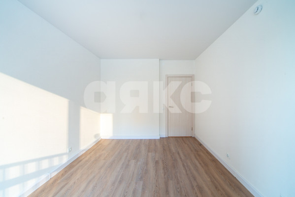 Продам трехкомнатную (3-комн.) квартиру, Очаковское ш, 5к3, Москва г