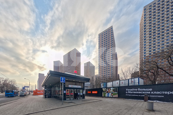 Продам трехкомнатную (3-комн.) квартиру, Очаковское ш, 5к3, Москва г