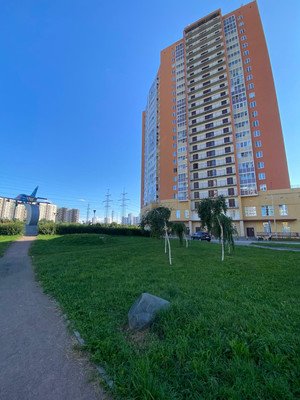 Продам трехкомнатную (3-комн.) квартиру, Авиаторов Балтики пр-кт, 19, Мурино п