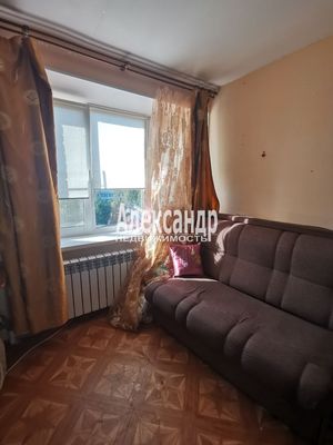 Продам комнату в 8-комн. квартире, Луначарского пр-кт, 96к2, Санкт-Петербург г