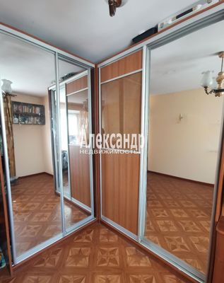 Продам комнату в 8-комн. квартире, Луначарского пр-кт, 96к2, Санкт-Петербург г