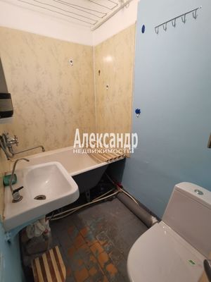 Продам комнату в 8-комн. квартире, Луначарского пр-кт, 96к2, Санкт-Петербург г
