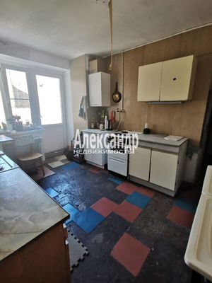 Продам комнату в 8-комн. квартире, Луначарского пр-кт, 96к2, Санкт-Петербург г