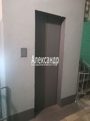 Продам комнату в 8-комн. квартире, Луначарского пр-кт, 96к2, Санкт-Петербург г