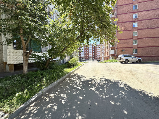 Продам двухкомнатную (2-комн.) квартиру, Первомайская ул, 30А, Иркутск г