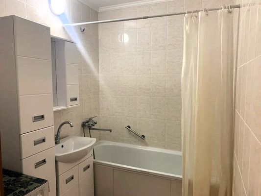 Продам двухкомнатную (2-комн.) квартиру, им. писателя Знаменского пр-кт, 31к1, Краснодар г