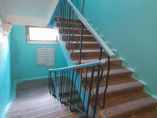 Продам трехкомнатную (3-комн.) квартиру, Аскольдовцев ул, 23/35, Мурманск г