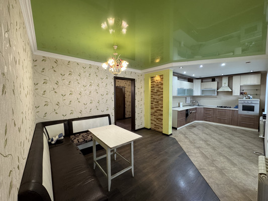 Продам трехкомнатную (3-комн.) квартиру, Каспарова ул, 43, Армавир г