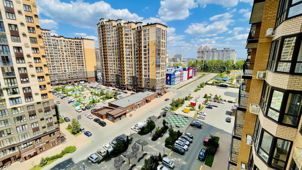 Продам двухкомнатную (2-комн.) квартиру, им. Григория Булгакова ул, 6, Краснодар г